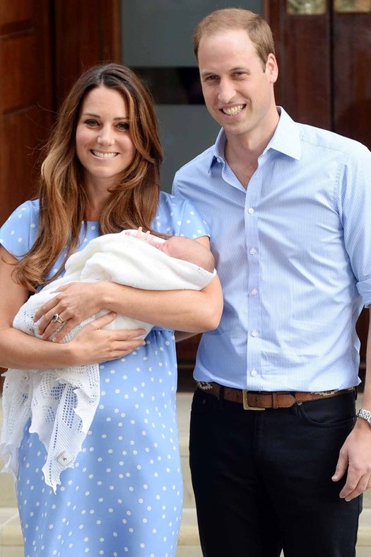 Кейт и Уильям с ребенком